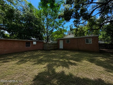 Investor Special in Murray Hill Heights! CASH ONLY! Must sign - photo 22