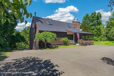 Lovingly maintained by its original owners, 12 Dutchman Drive - photo 2