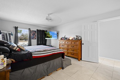 Beautifully maintained home featuring a brand-new 2025 roof for - photo 26