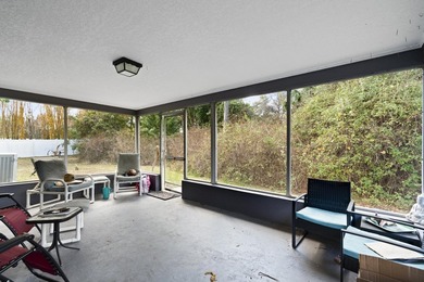 Beautifully maintained home featuring a brand-new 2025 roof for - photo 35