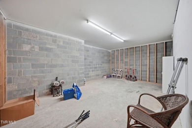 Timeless Craftsmanship Meets Modern Luxury on 1.2 Acres. Prepare - photo 35