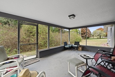 Beautifully maintained home featuring a brand-new 2025 roof for - photo 36