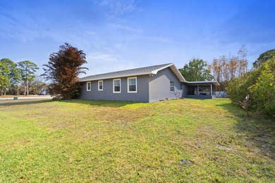Beautifully maintained home featuring a brand-new 2025 roof for - photo 40