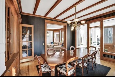 Step into a piece of Racine history with this stunning Queen - photo 9