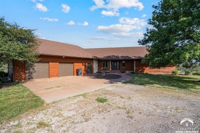 Perry Lake Home For Sale in Ozawkie Kansas