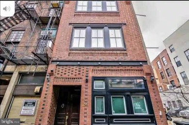 (private lake, pond, coastal) Townhome/Townhouse For Sale in Philadelphia Pennsylvania