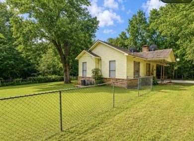 Charming retreat near the water! Nestled on almost an acre, this - photo 9