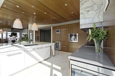 Must See!!  Luxurious downtown 2 bed / 2.5 bath 9th floor