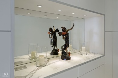 Must See!!  Luxurious downtown 2 bed / 2.5 bath 9th floor