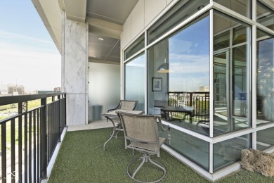 Must See!!  Luxurious downtown 2 bed / 2.5 bath 9th floor