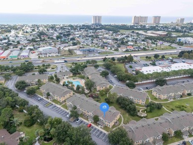 SHORT TERM RENTALS ALLOWED. Don't miss out on this freshly - photo 2