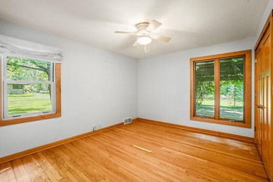 Located in desirable Spring Creek Estates, this charming ranch - photo 8