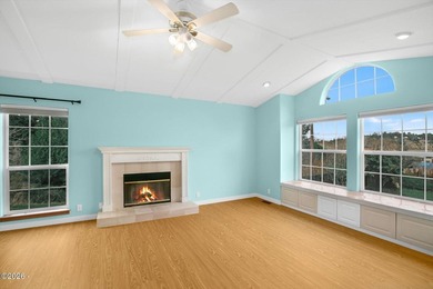 Shows like a dream! This beautifully maintained 3-bedroom - photo 11