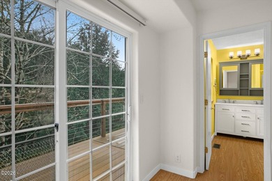 Shows like a dream! This beautifully maintained 3-bedroom - photo 32