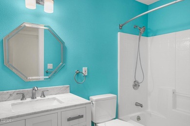 Shows like a dream! This beautifully maintained 3-bedroom - photo 35