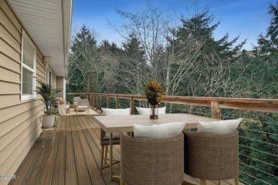 Shows like a dream! This beautifully maintained 3-bedroom - photo 38