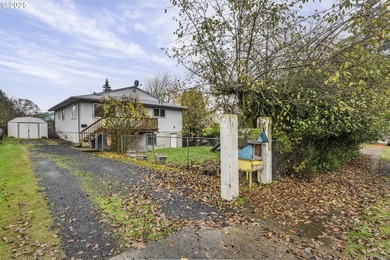 Columbia River - Columbia County Home For Sale in Sthelens Oregon