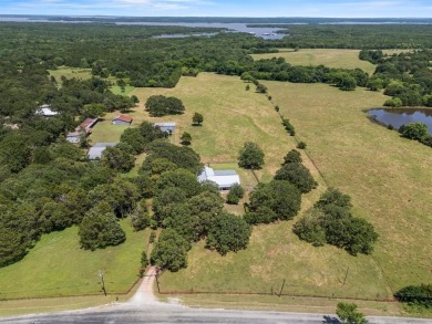 Lake Texoma Home Active Under Con in Gordonville Texas
