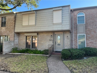 (private lake, pond, creek) Townhome/Townhouse For Sale in Corpus Christi Texas