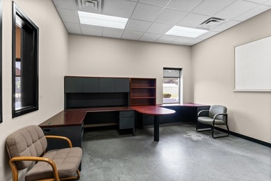 Premium commercial land and building with outstanding traffic - photo 11