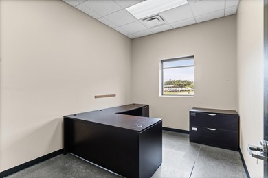 Premium commercial land and building with outstanding traffic - photo 15
