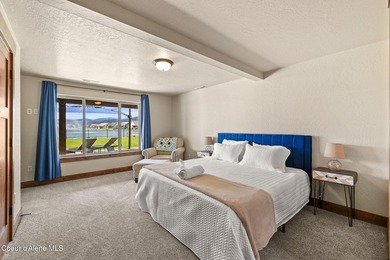 The waterfront entertainer's dream home! This entertainment gem - photo 36