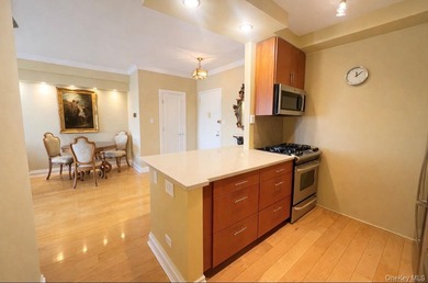 WELCOME TO TOWERS AT WATERS EDGE PENTHOUSE,WHERE LUXURY MEETS - photo 8