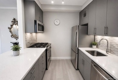 WELCOME TO TOWERS AT WATERS EDGE PENTHOUSE,WHERE LUXURY MEETS - photo 9