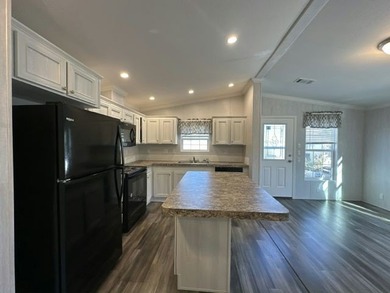 Buy your next home in Riverside, a well maintained - photo 2