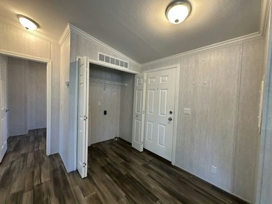 Buy your next home in Riverside, a well maintained - photo 4