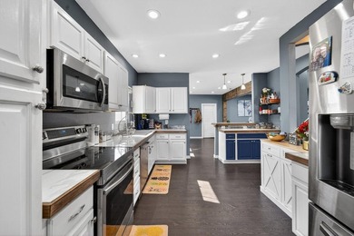 GORGEOUS HOME LOCATED ON RACINE'S NORTH SIDE.  SO MUCH HOUSE :) - photo 7