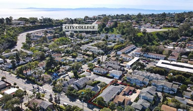 16 bedrooms one block to SBCC and close to the beach. These 4 - photo 11