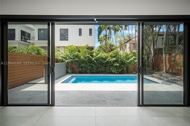 Discover this one-of-a-kind 5-bedroom, 5.5-bath modern townhome - photo 7