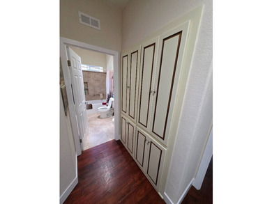 This beautiful 3 bed, 2 bath home offers a spacious open layout - photo 8