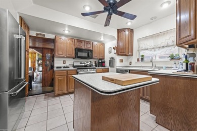 Canal-front living in the heart of St. Clair Shores! This - photo 12