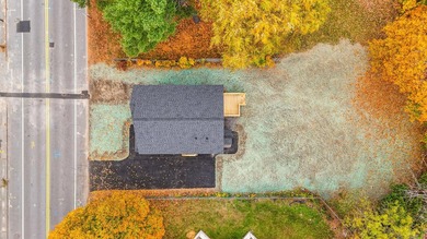 Thoughtfully designed with simple living in mind, this 3 bedroom - photo 5