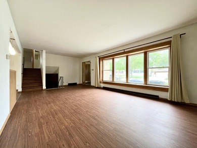 Opportunity awaits with this spacious 4 bed, 2 bath tri-level - photo 3