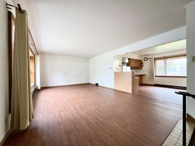 Opportunity awaits with this spacious 4 bed, 2 bath tri-level - photo 6