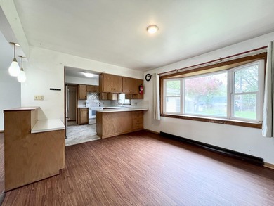 Opportunity awaits with this spacious 4 bed, 2 bath tri-level - photo 10