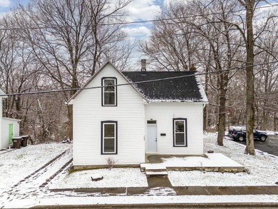 (private lake, pond, creek) Home For Sale in Williamsburg Ohio