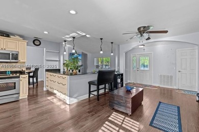 Your peaceful Port St. Lucie retreat. This 3-bedroom, 2-bath - photo 14