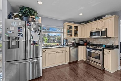 Your peaceful Port St. Lucie retreat. This 3-bedroom, 2-bath - photo 17