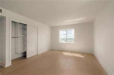 WOW! What a deal!!! Appx 1100 square foot, 2 bedroom, 2 full