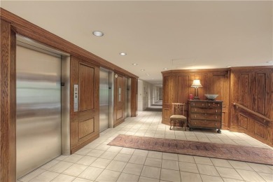 WOW! What a deal!!! Appx 1100 square foot, 2 bedroom, 2 full