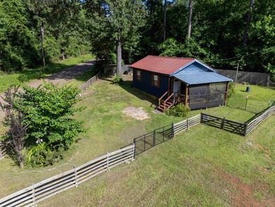 Escape to lake life in this charming fully furnished 1-bedroom - photo 1
