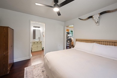 Escape to lake life in this charming fully furnished 1-bedroom - photo 9