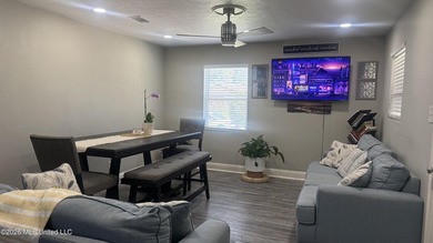 This beautiful House in Biloxi was renovated 4 years ago and - photo 11