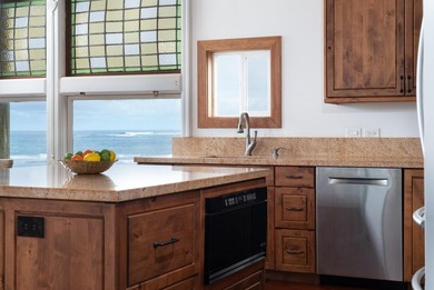 Oceanfront home and cottage in a highly desirable private and - photo 18