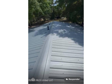 This beautiful House in Biloxi was renovated 4 years ago and - photo 22