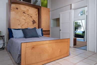 Oceanfront home and cottage in a highly desirable private and - photo 33